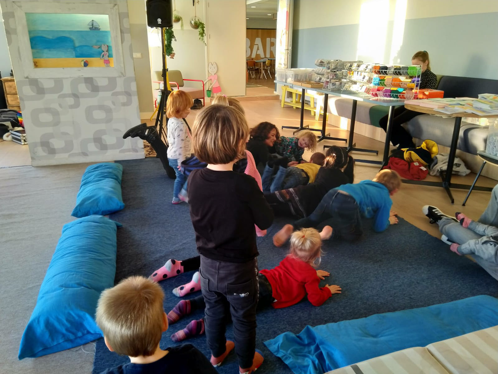 Kaatje&amp;Mup Performance: Dance and sing with us