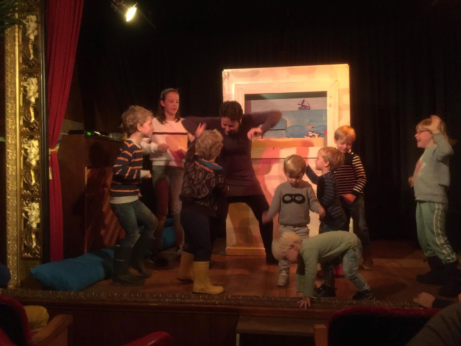 Kaatje&amp;Mup Performance: Dance and sing with us