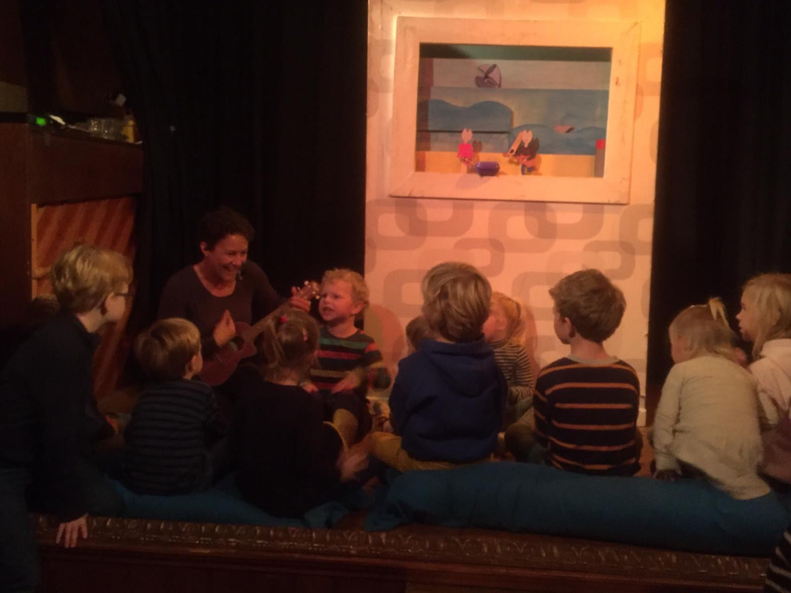 Kaatje&amp;Mup Performance: Dance and sing with us