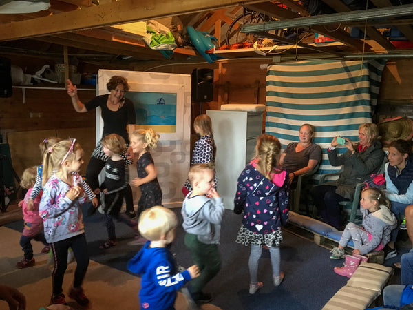 Kaatje&amp;Mup Performance: Dance and sing with us