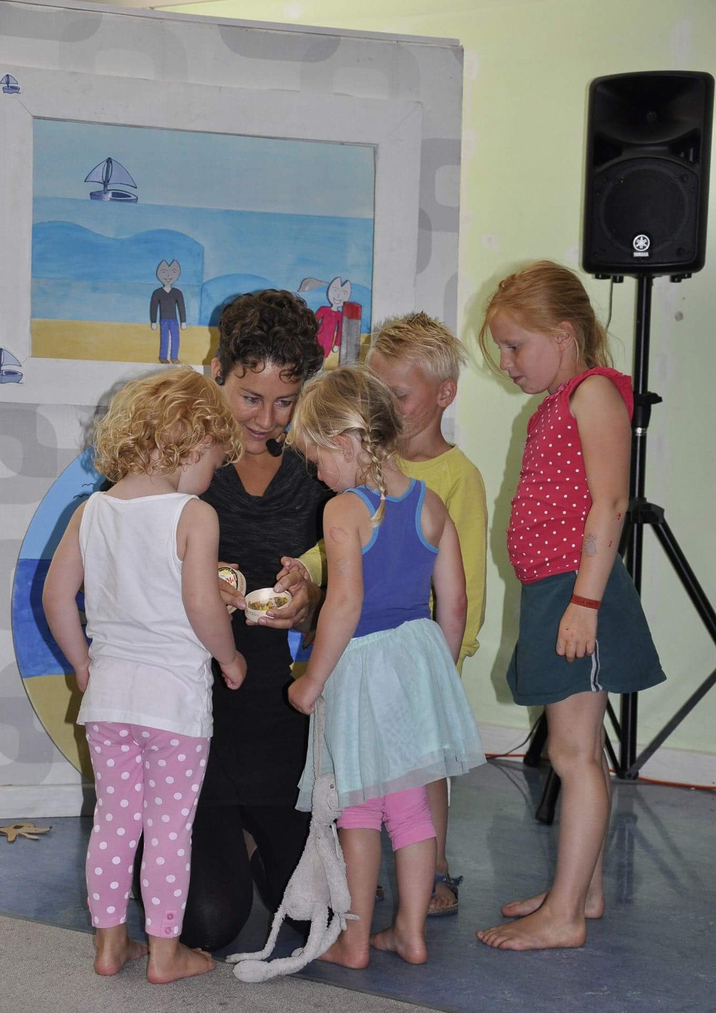 Kaatje&amp;Mup Living Room Performance: KM go to the beach